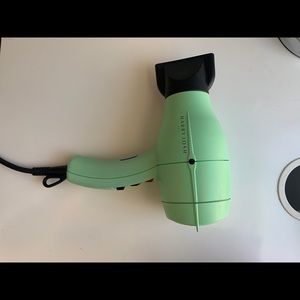 Harry Josh stools Pro Hairdryer 2000